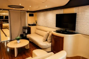 يخوت VIP فاخرة في أبوظبي
